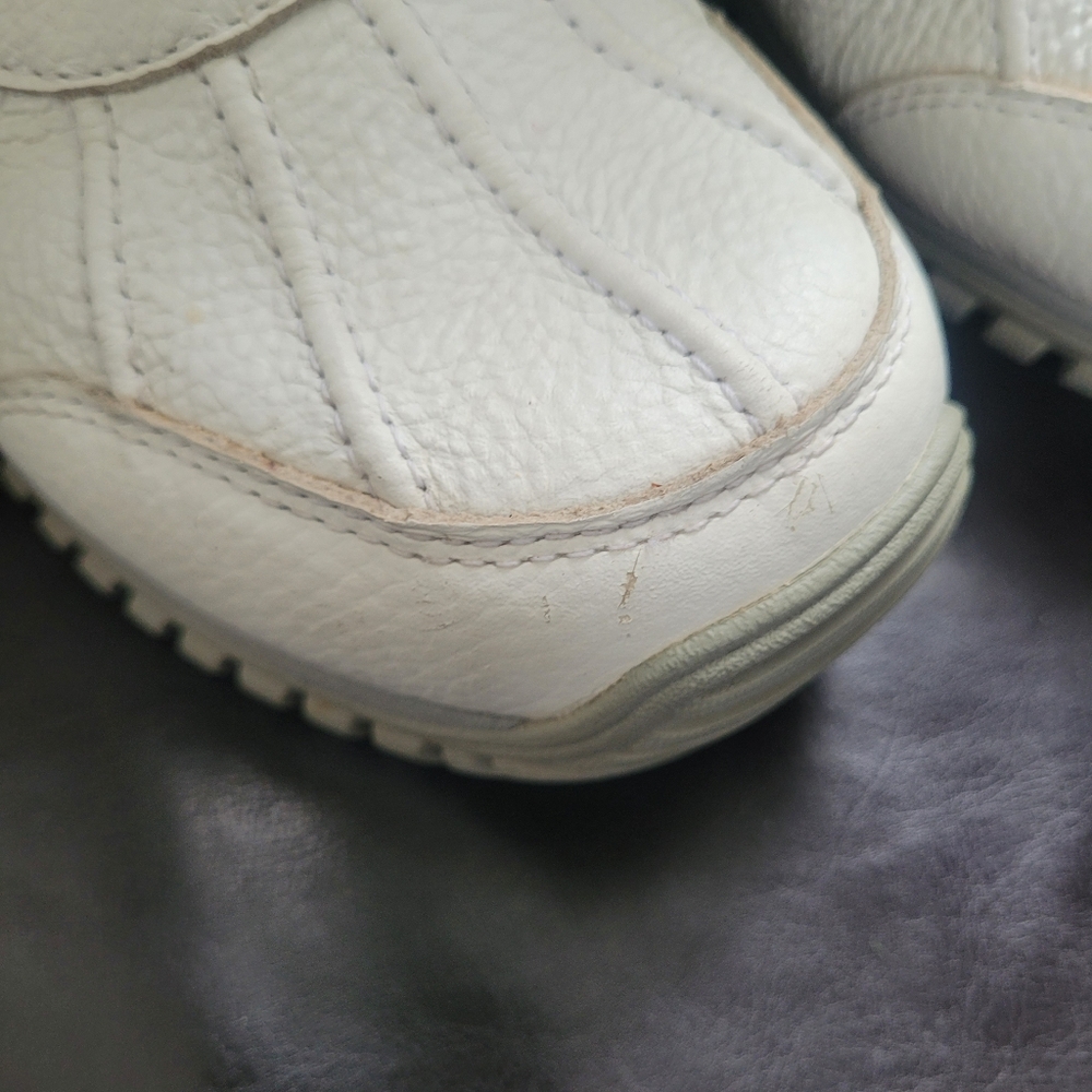 UGG Women's White and Navy Waterproof Winter Boots - Picture 7 of 14